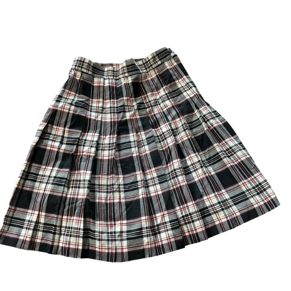 Willow Ridge vintage plaid pleated shirts women's size 8 fits more like size 6